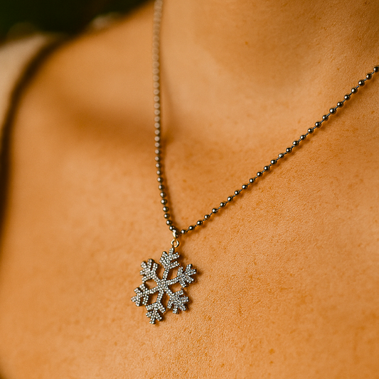 SNOWFLAKE NECKLACE